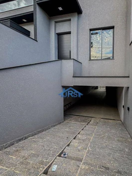 Casa com 2 dormitórios à venda, 178 m² por R$ 1.100.000,00 - Jardim Tupanci - Barueri/SP
