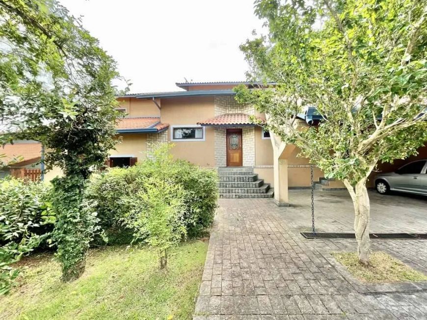 Casa à venda no Condomínio São Fernando Residência - 5 dormitórios, 2 suítes, gourmet, piscina, saun