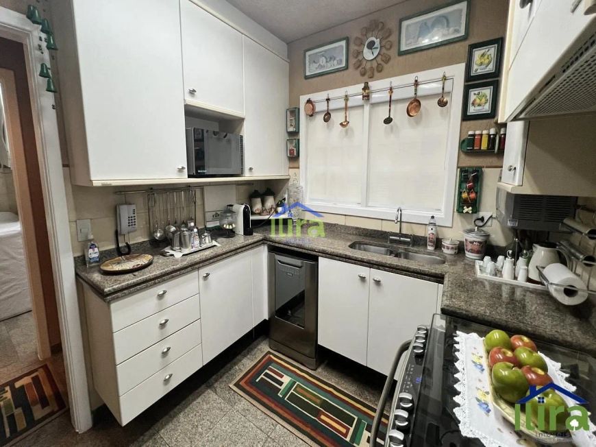 Casa à venda de 630M², 4 dormitórios, 3 Suites, closet, 6 vagas de garagem, no Residencial 1 em Al
