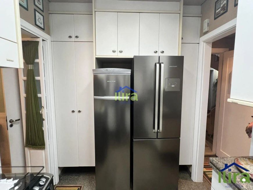 Casa à venda de 630M², 4 dormitórios, 3 Suites, closet, 6 vagas de garagem, no Residencial 1 em Al