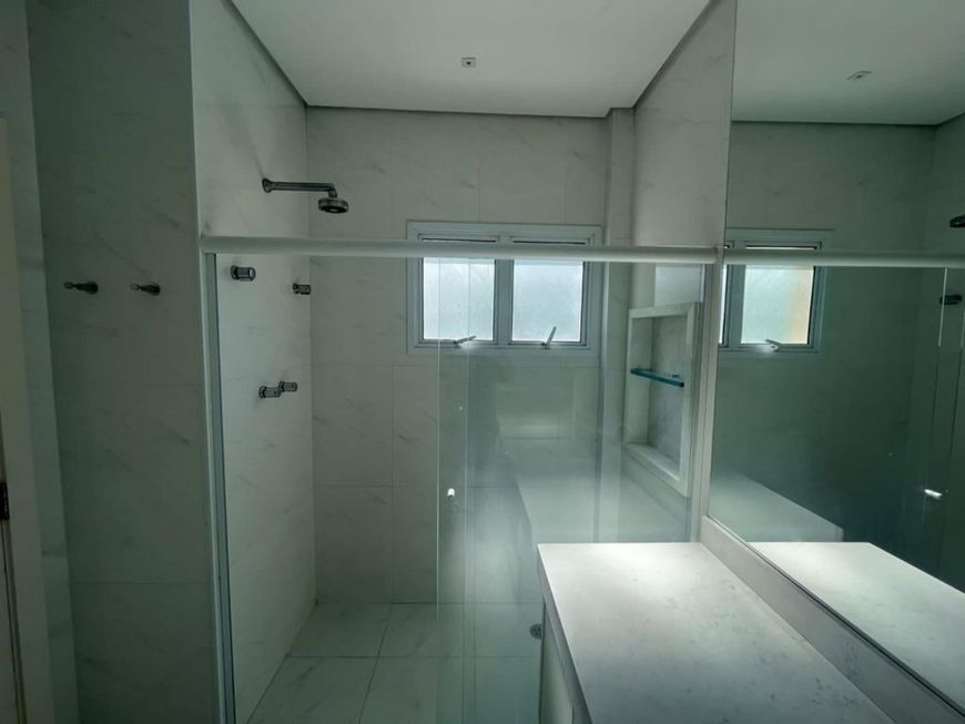 Oportunidade centro de alphaville. 600 metros 4 suítes. piscinas - churrasqueira e elevador.