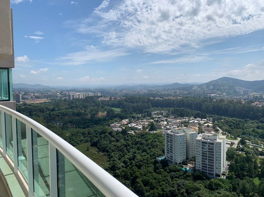 Excelente Apartamento com 338m2, 4 suítes, excelente localização em Alphaville