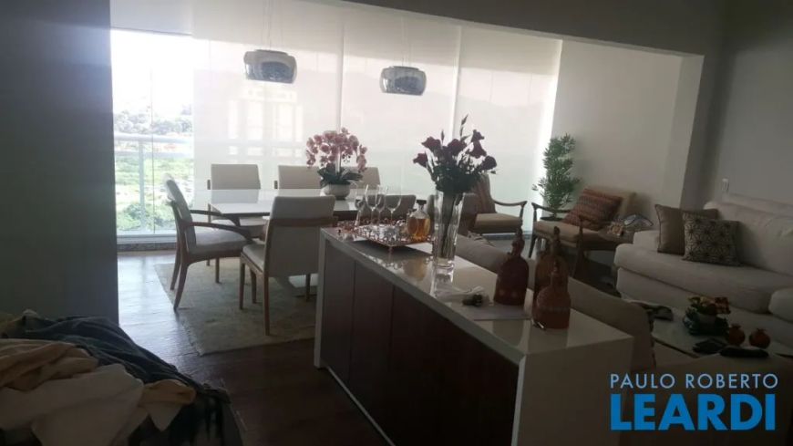 APARTAMENTO - ALPHAVILLE - SP