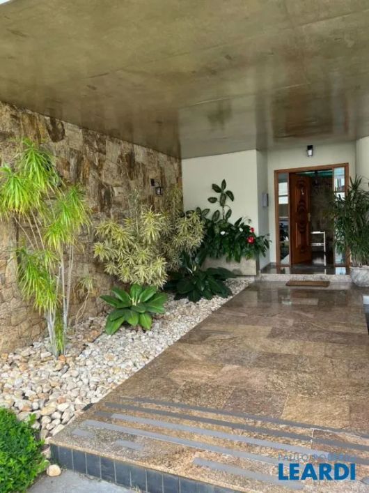CASA EM CONDOMÍNIO - ALPHAVILLE - SP