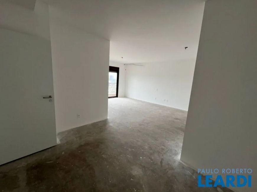 APARTAMENTO - ALPHAVILLE - SP