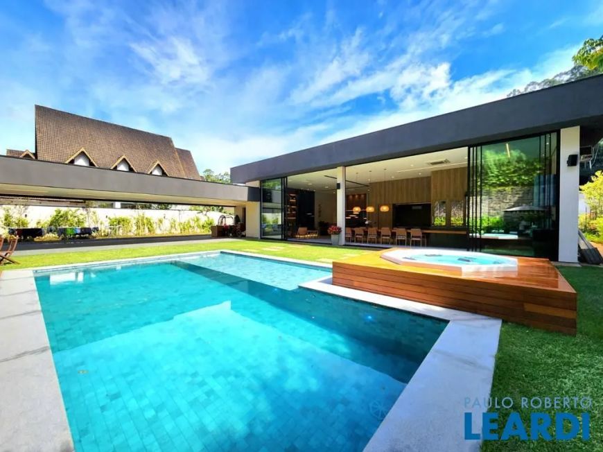 CASA EM CONDOMÍNIO - TAMBORÉ - SP
