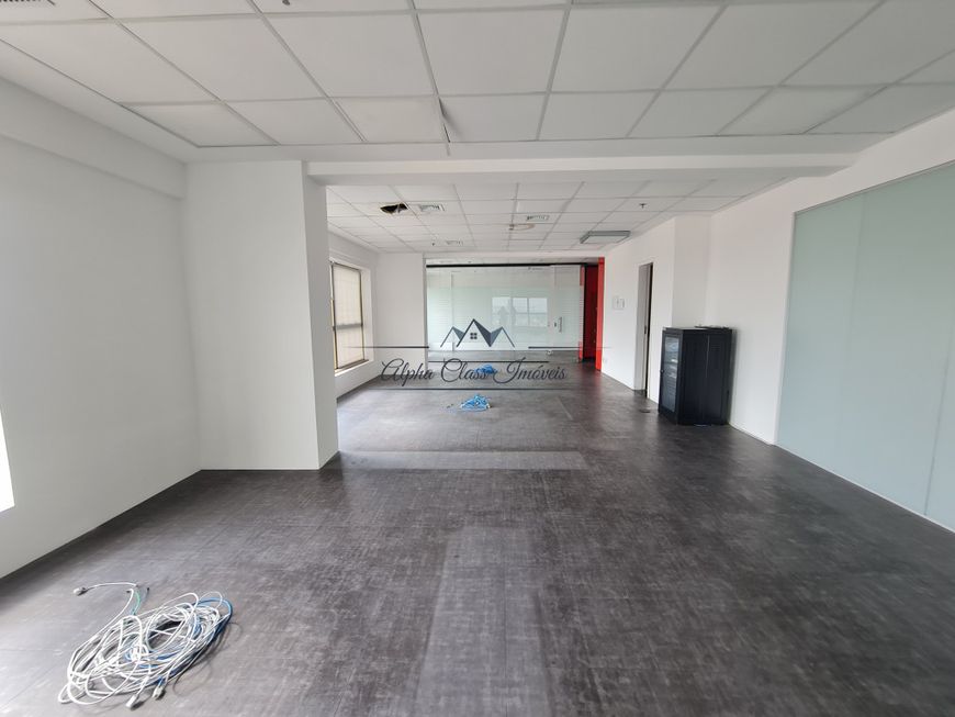 Vendo sala comercial no coração de Alphaville-SP