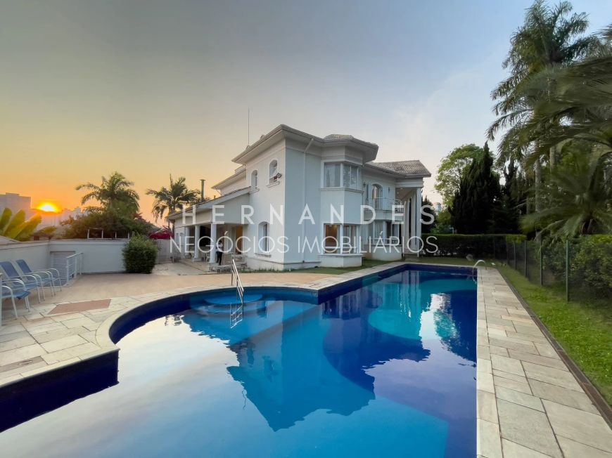 Casa de luxo em condomínio exclusivo em Alphaville, Barueri-SP: 5 quartos, 5 suítes, 3 salas, 2 vaga