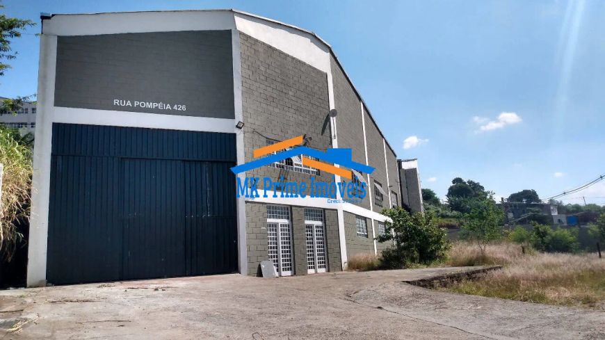 Lindo Galpão com 1.450m² de terreno e 690m² de construção!