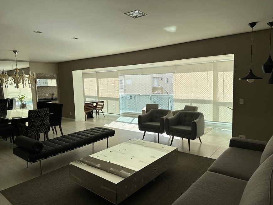 Lindo Apartamento para venda tem 235 m2 no Centro de Alphaville