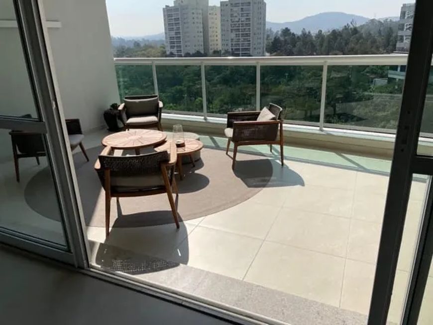 Imóvel mobiliado á venda com 336 m² com 4 suítes e 4 vagas em Alphaville Empresarial - Barueri
