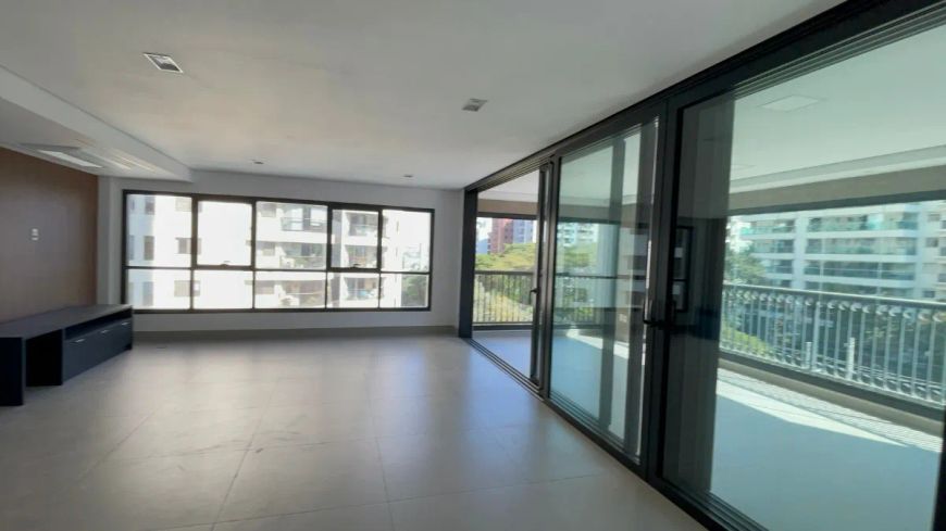 Apartamento tipo para venda com 4 quartos, sendo 4 suítes, 360m²