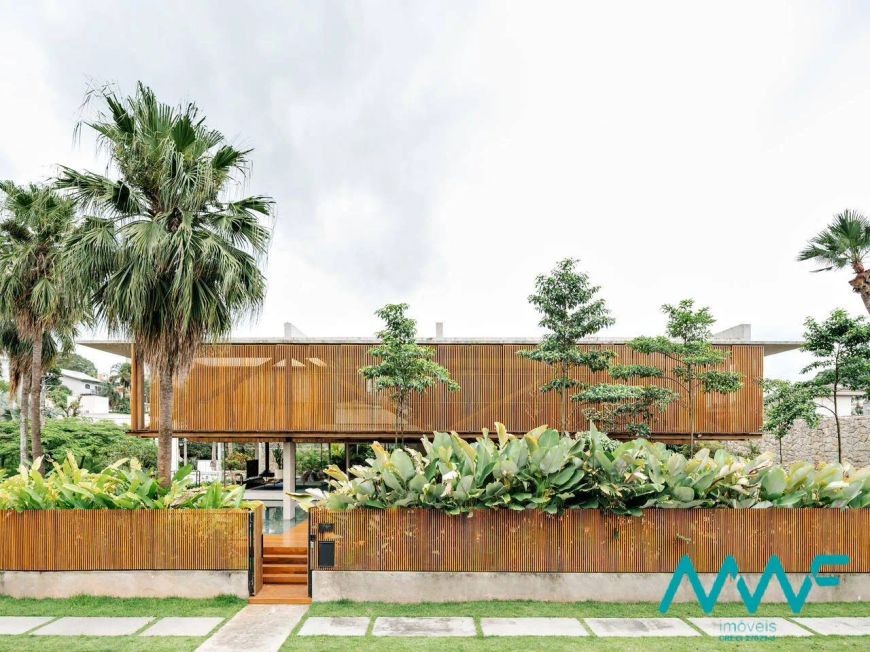 Casa Moderna de Esquina no Residencial Alphaville 1