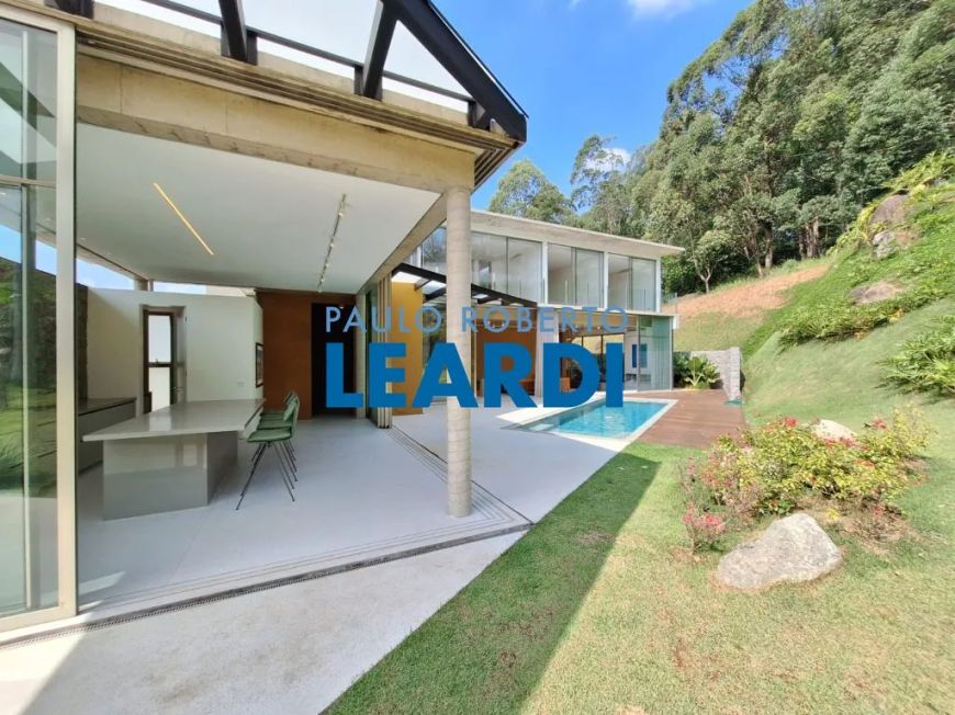 CASA EM CONDOMÍNIO - TAMBORÉ - SP