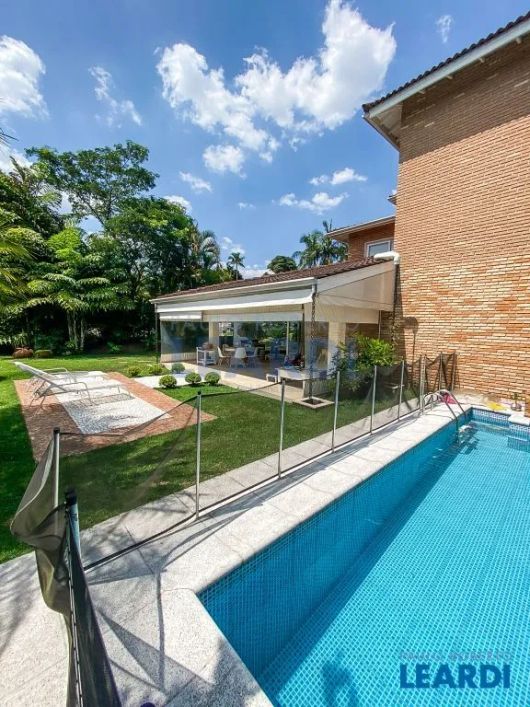 CASA EM CONDOMÍNIO - ALPHAVILLE - SP