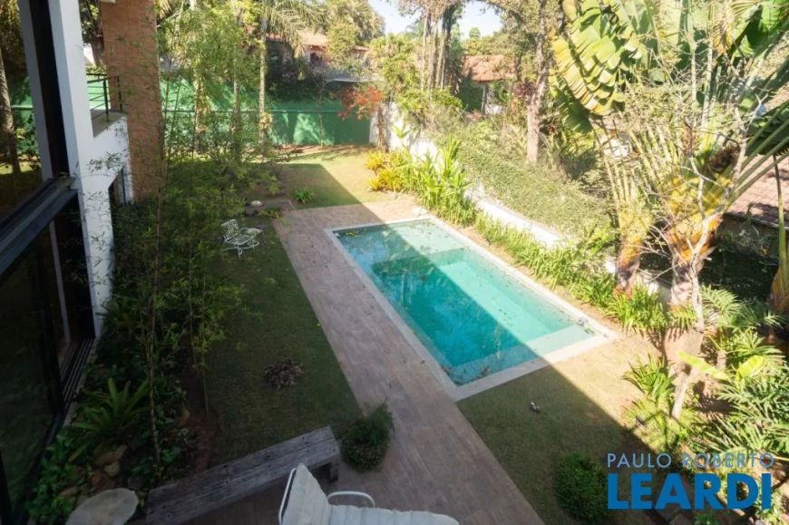 CASA EM CONDOMÍNIO - Residencial Alphaville 2
