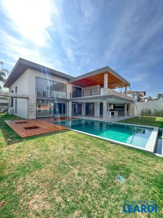 CASA EM CONDOMÍNIO - ALPHAVILLE - SP