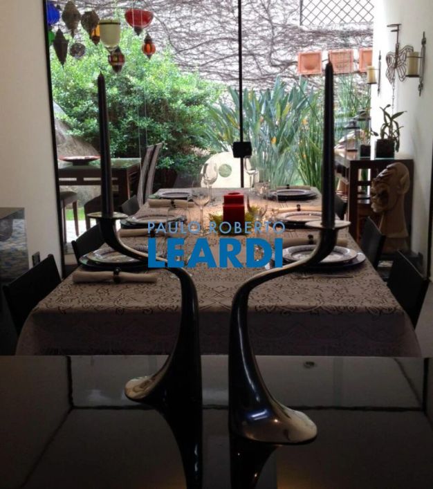 CASA EM CONDOMÍNIO - TAMBORÉ - SP