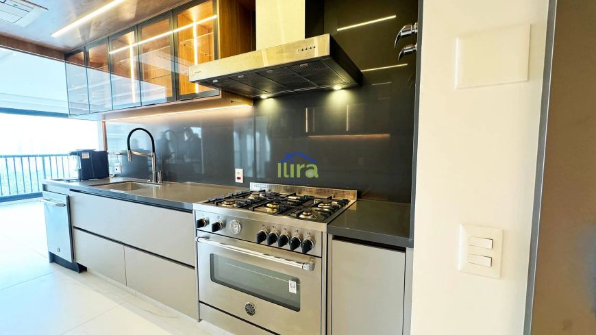 Apartamento Novo à venda de 360M², 4 Dormitórios, 4 Suítes, Elevador Privativo, 6 vagas. Vista par