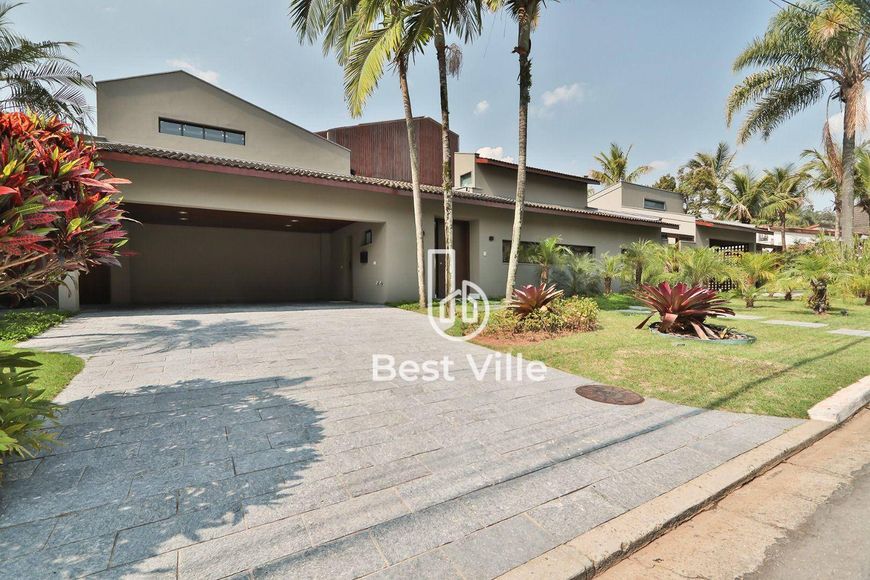Casa à venda em condomínio fechado no Residencial Alphaville 2 - Barueri/SP.