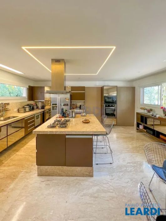 CASA EM CONDOMÍNIO - RESIDENCIAL TAMBORÉ - SP