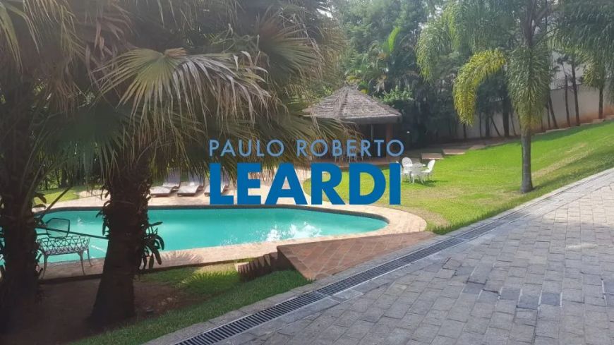 CASA EM CONDOMÍNIO - TAMBORÉ - SP