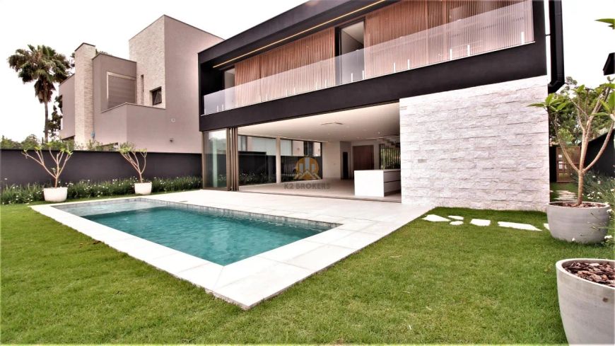 Espetacular Casa de Alto Padrão em Condomínio à Venda em Tamboré, Barueri-SP -4 Suítes, 4 Vagas e 51