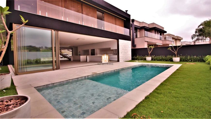 Espetacular Casa de Alto Padrão em Condomínio à Venda em Tamboré, Barueri-SP -4 Suítes, 4 Vagas e 51