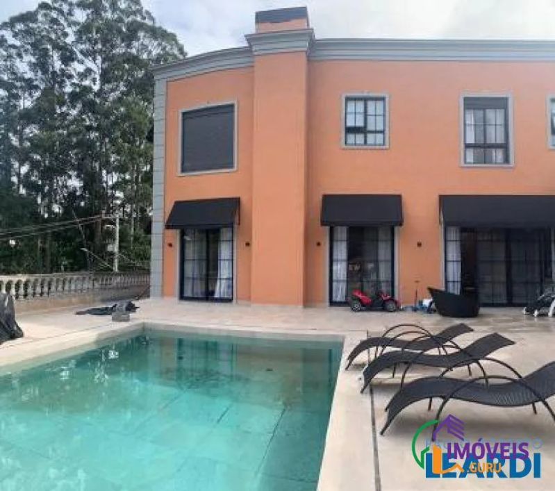 CASA EM CONDOMÍNIO - TAMBORÉ - SP