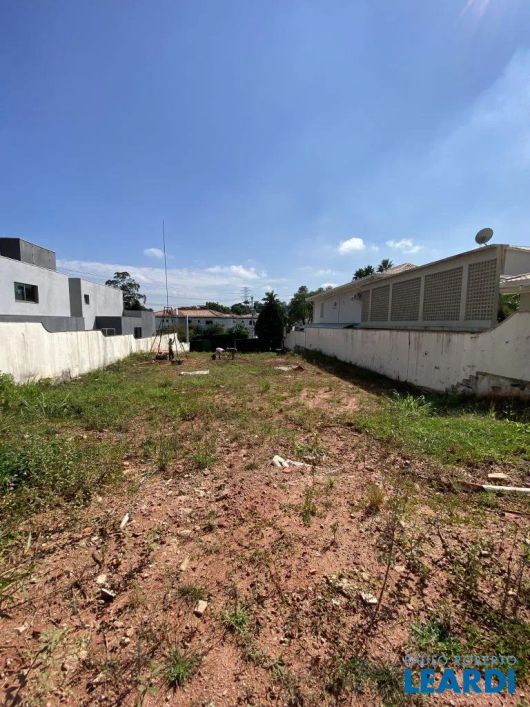 TERRENO EM CONDOMÍNIO - ALPHAVILLE - SP