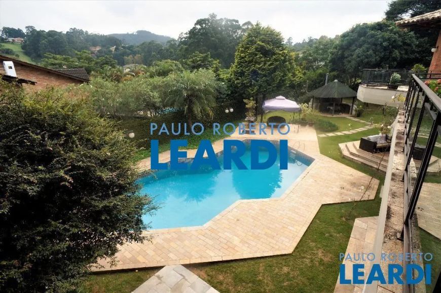 CASA EM CONDOMÍNIO - RESIDENCIAL TAMBORÉ - SP