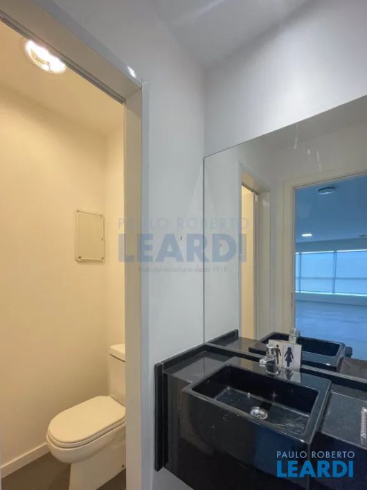 CONJ. COMERCIAL - ALPHAVILLE - SP