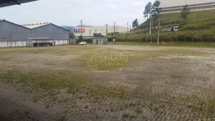 Galpão em Barueri Rodovia Castelo Branco com 12 docas