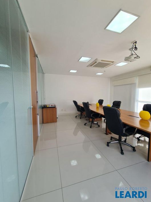 CONJ. COMERCIAL - ALPHAVILLE - SP