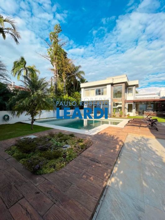 CASA EM CONDOMÍNIO - ALPHAVILLE - SP