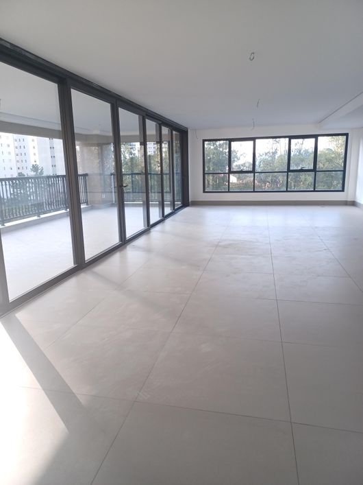 Apartamento para venda tem 360 metros quadrados com 4 quartos