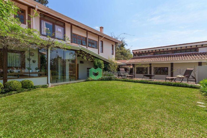 Casa com 4 dormitórios, sendo 1 suíte master com varanda, 1 suíte normal e 2 dormotórià venda, 1120