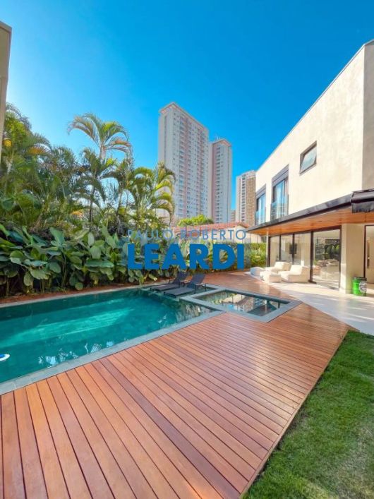 CASA EM CONDOMÍNIO - ALPHAVILLE RESIDENCIAL UM - SP
