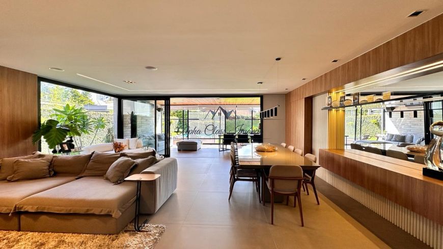 Excelente Casa para VENDA em Condomínio Fechado - Alphaville/Tamboré