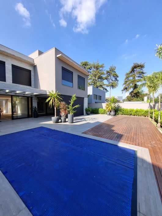 Linda e imponente casa de condomínio para venda Residencial 2 com 4 suítes .