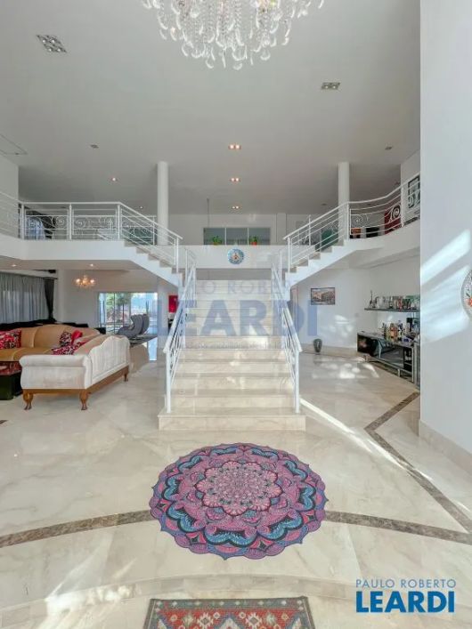 CASA EM CONDOMÍNIO - RESIDENCIAL TAMBORÉ - SP