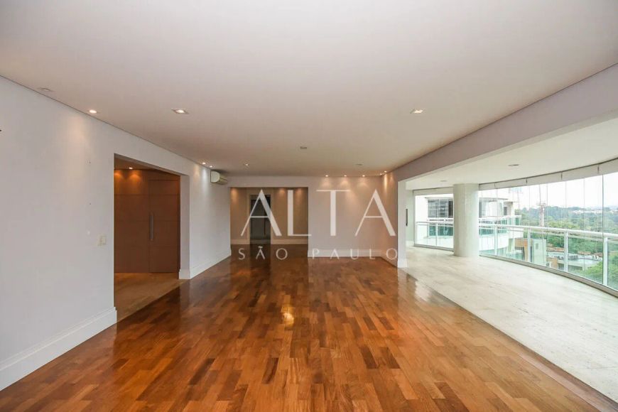 Apartamento em Alphaville com vista para o lago.