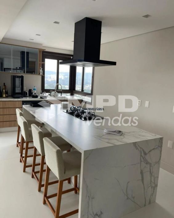 Apartamento de 228m² a Venda -Com Planejados.