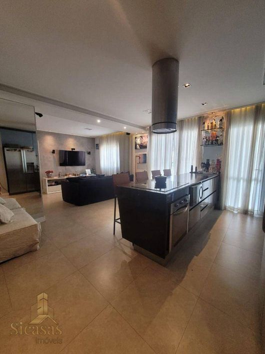 Apartamento mobiliado à venda no Jardim Tupanci em Barueri com 2 quartos sendo 1 suíte e 1 vaga por