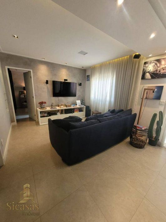 Apartamento mobiliado à venda no Jardim Tupanci em Barueri com 2 quartos sendo 1 suíte e 1 vaga por