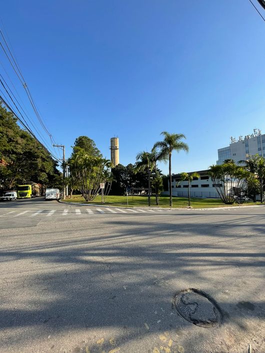 Terreno Plano no Tamboré Empresarial na Av. Ceci esquina com a Av. Pucuruí