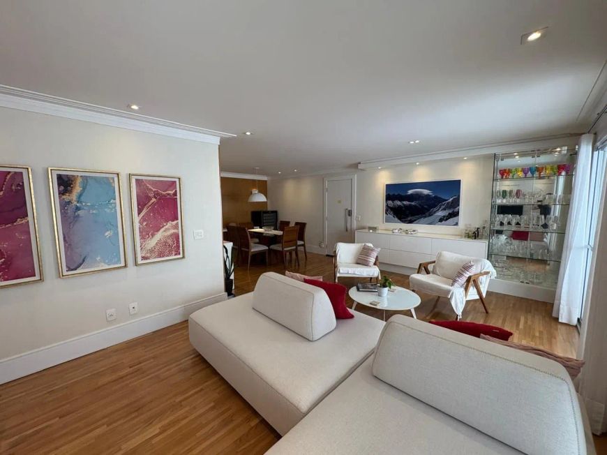Lindo apartamento a venda, tem 165 metros quadrados com 3 suítes.