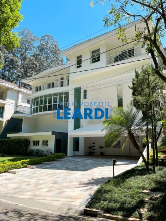 CASA EM CONDOMÍNIO - TAMBORÉ - SP
