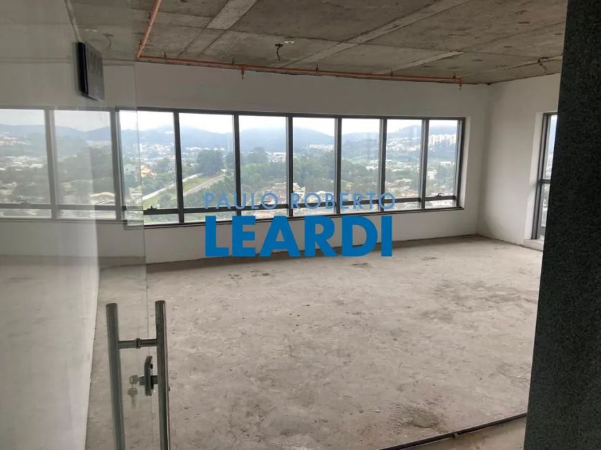 CONJ. COMERCIAL - EMPRESARIAL 18 DO FORTE - SP