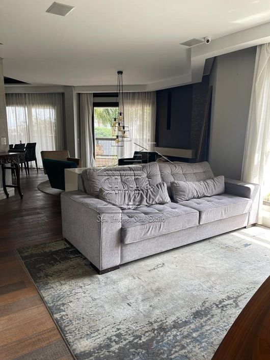 Apartamento de 226 m² no Analia Franco